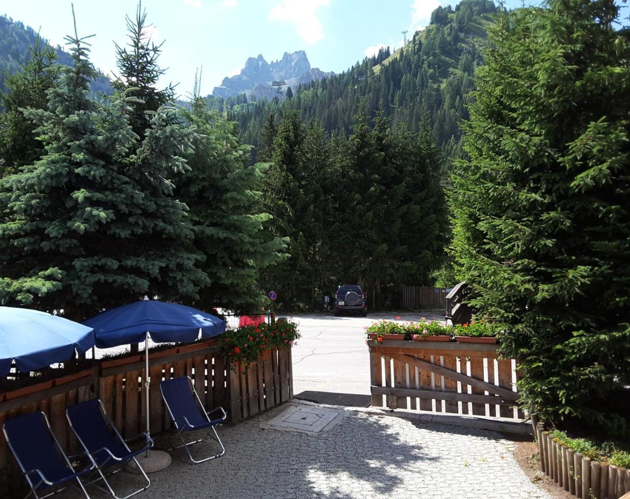 Chalet Brigitte B&B Arabba Exterior photo